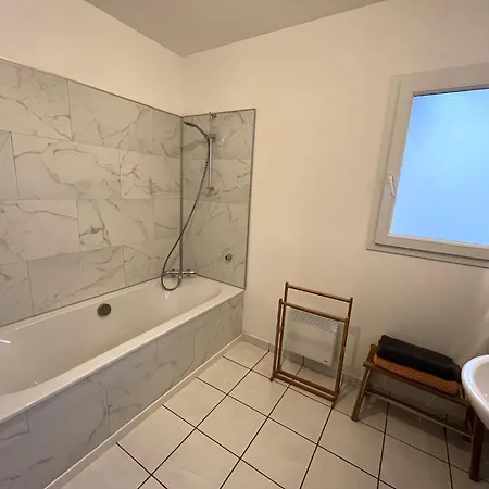 Holiday home Single Storey House With Garden Carantec